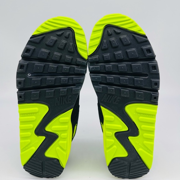 WMNS Nike Air Max 90 - Picture 7 of 9